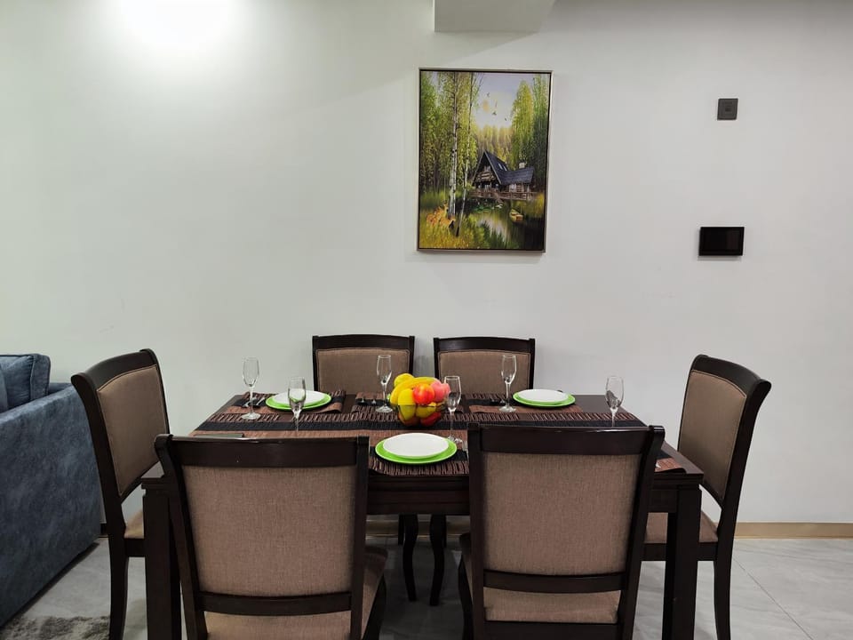 Lola's Haven - 75" Screen, Heated Pool, Gym, Views Apartment in Nairobi
