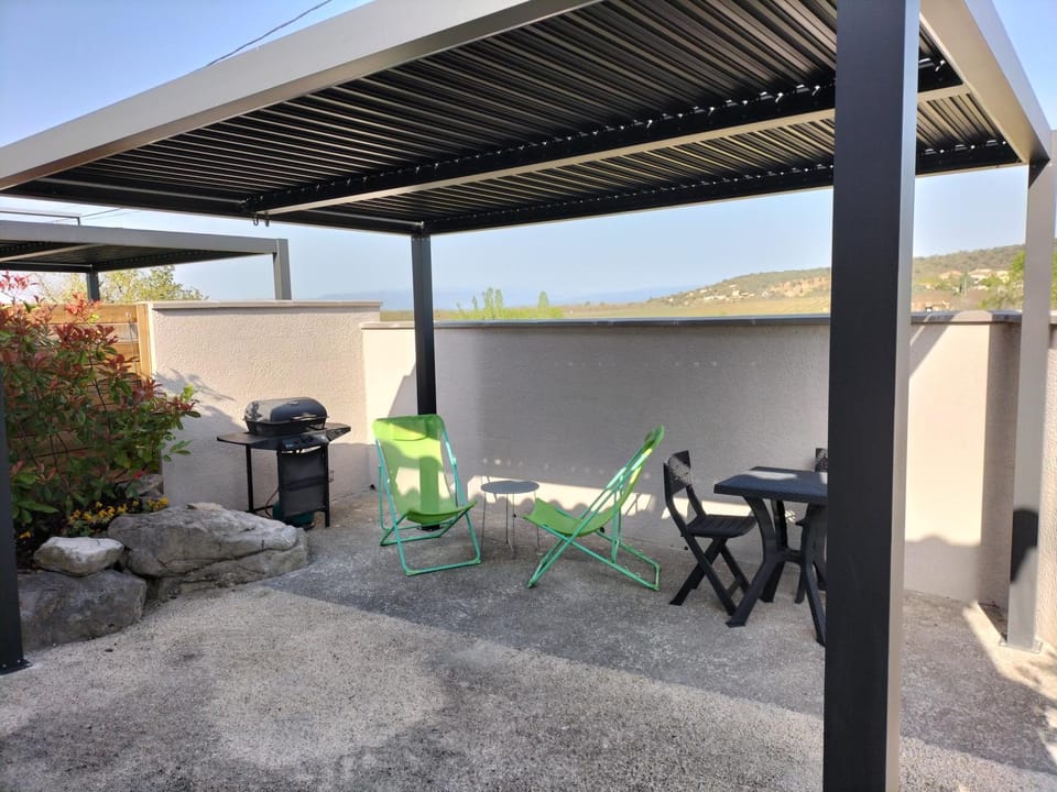 Patio, BBQ facilities, Balcony/Terrace