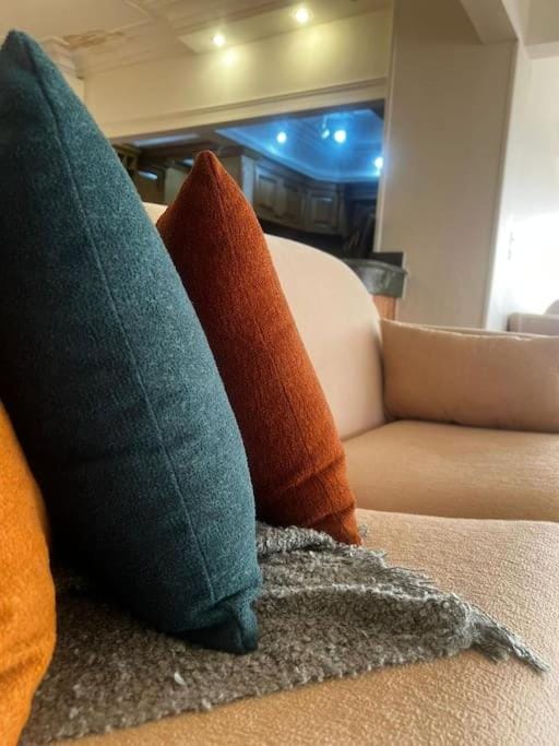 Beit Mishmish - Furnished Apartement Zamalek Apartment in Cairo