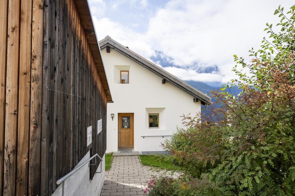 Property building, Facade/entrance, Off site