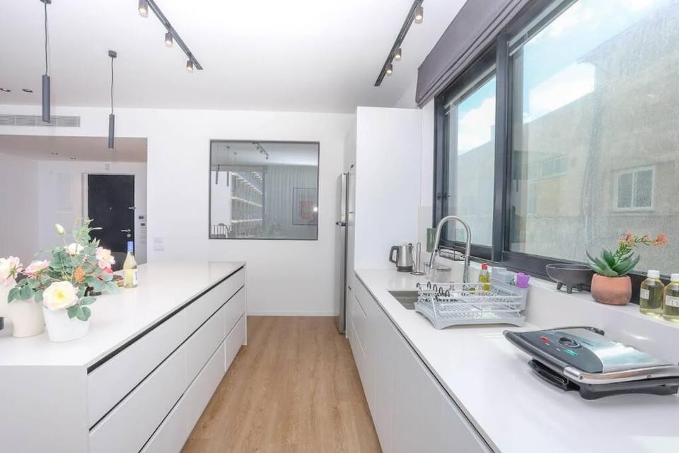 Luxury 2BD Beach Apartment 15 Apartment in Tel Aviv-Yafo