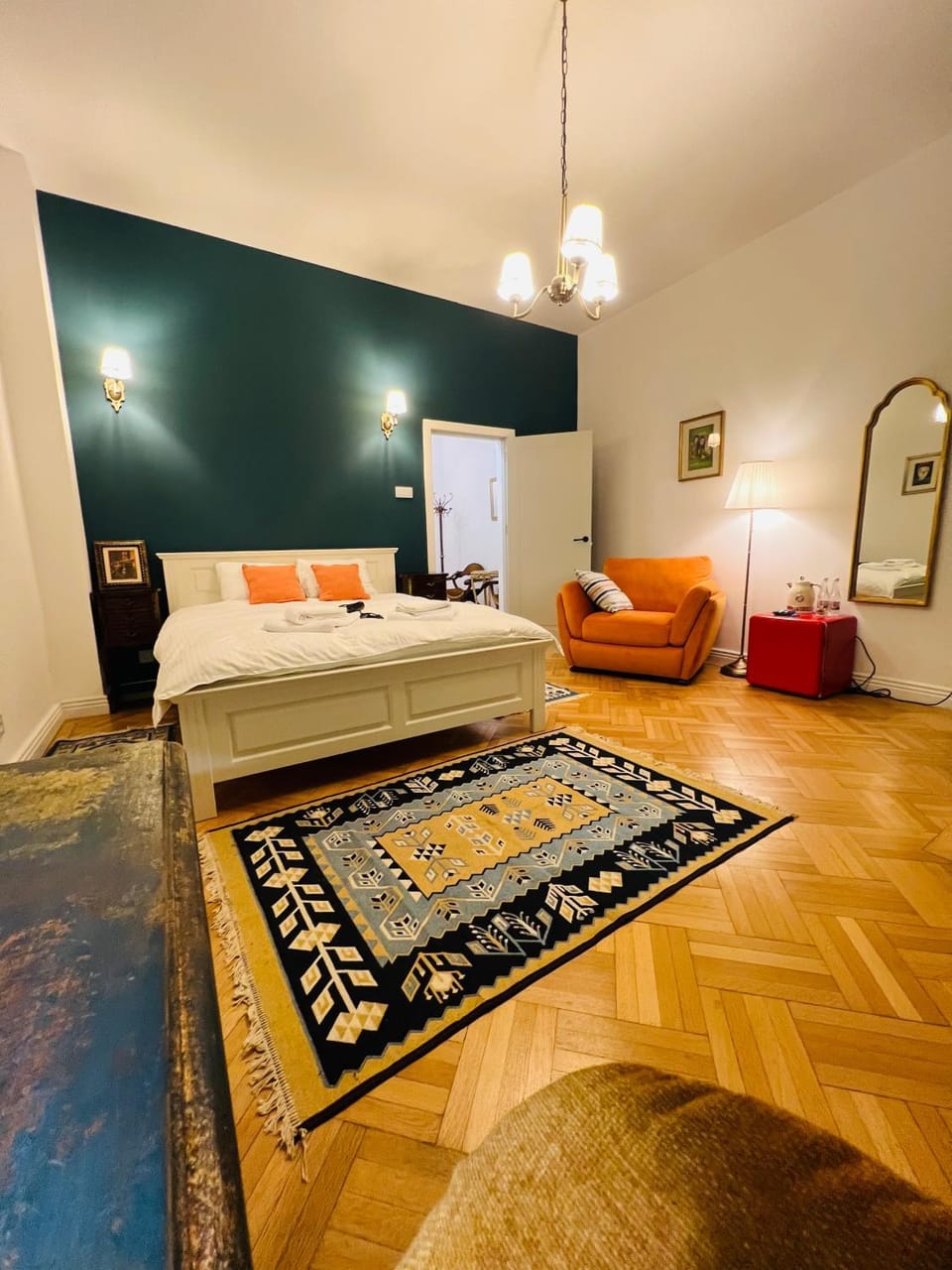 Bed, Photo of the whole room