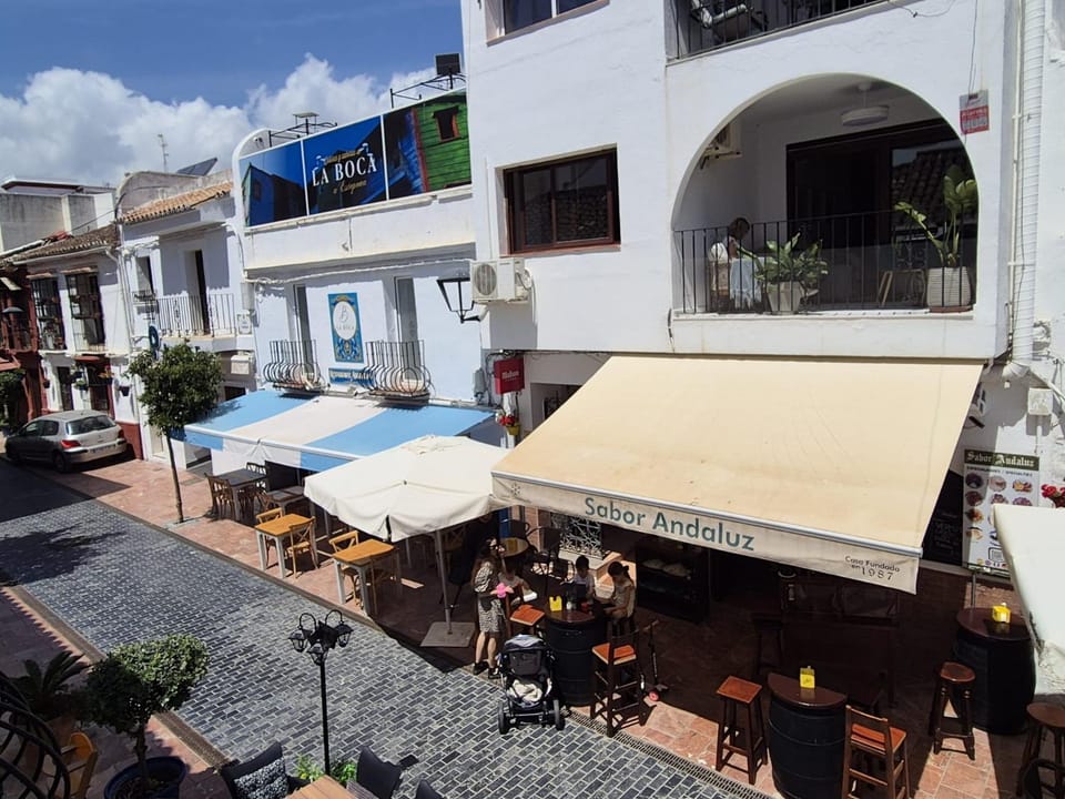 Impressive apartment with 3 bedrooms metres from the beach Apartment in Estepona