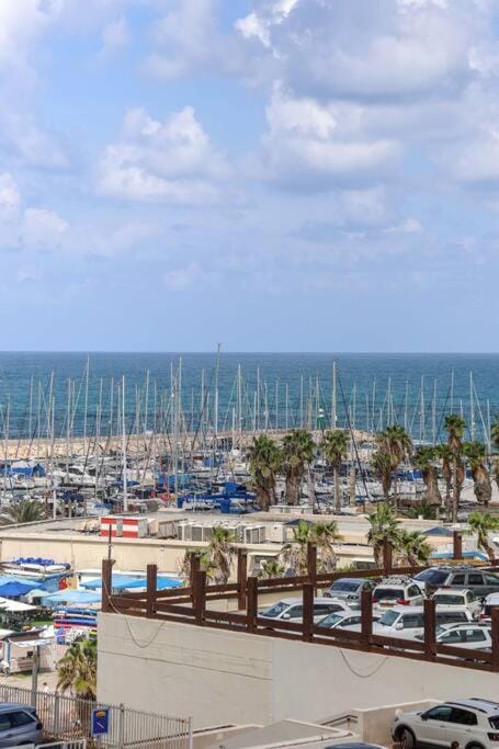 Luxury 2BD Beach Apartment 19 Apartment in Tel Aviv-Yafo