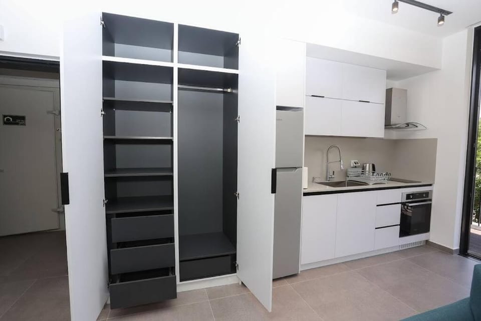 Luxury Studio Beach Flat 16 Apartment in Tel Aviv-Yafo