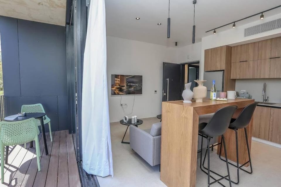 Luxury Studio Beach Flat 17 Apartment in Tel Aviv-Yafo