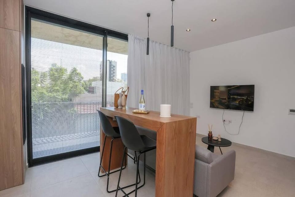Luxury Studio Beach Flat 17 Apartment in Tel Aviv-Yafo