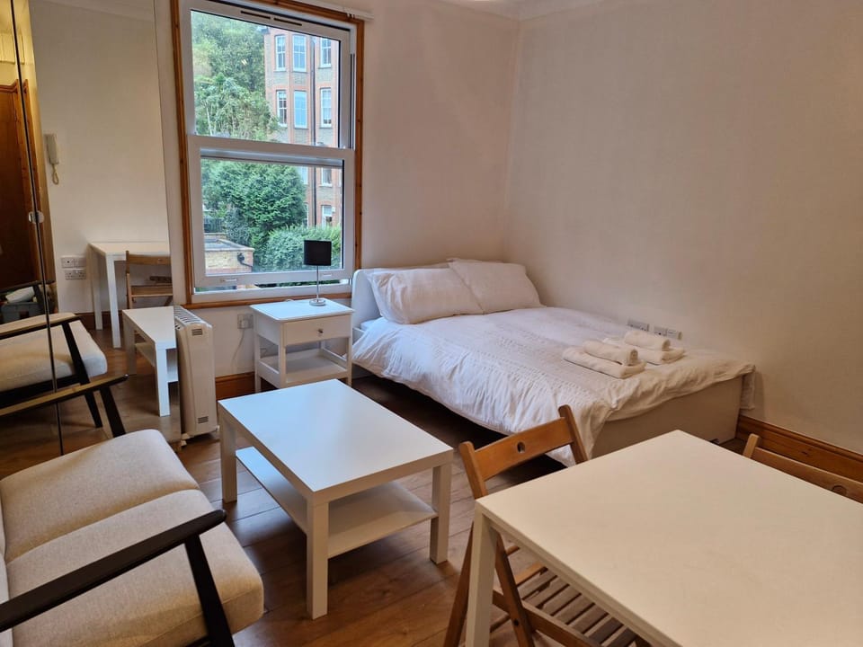 Your home away from home in Highgate Apartment in London