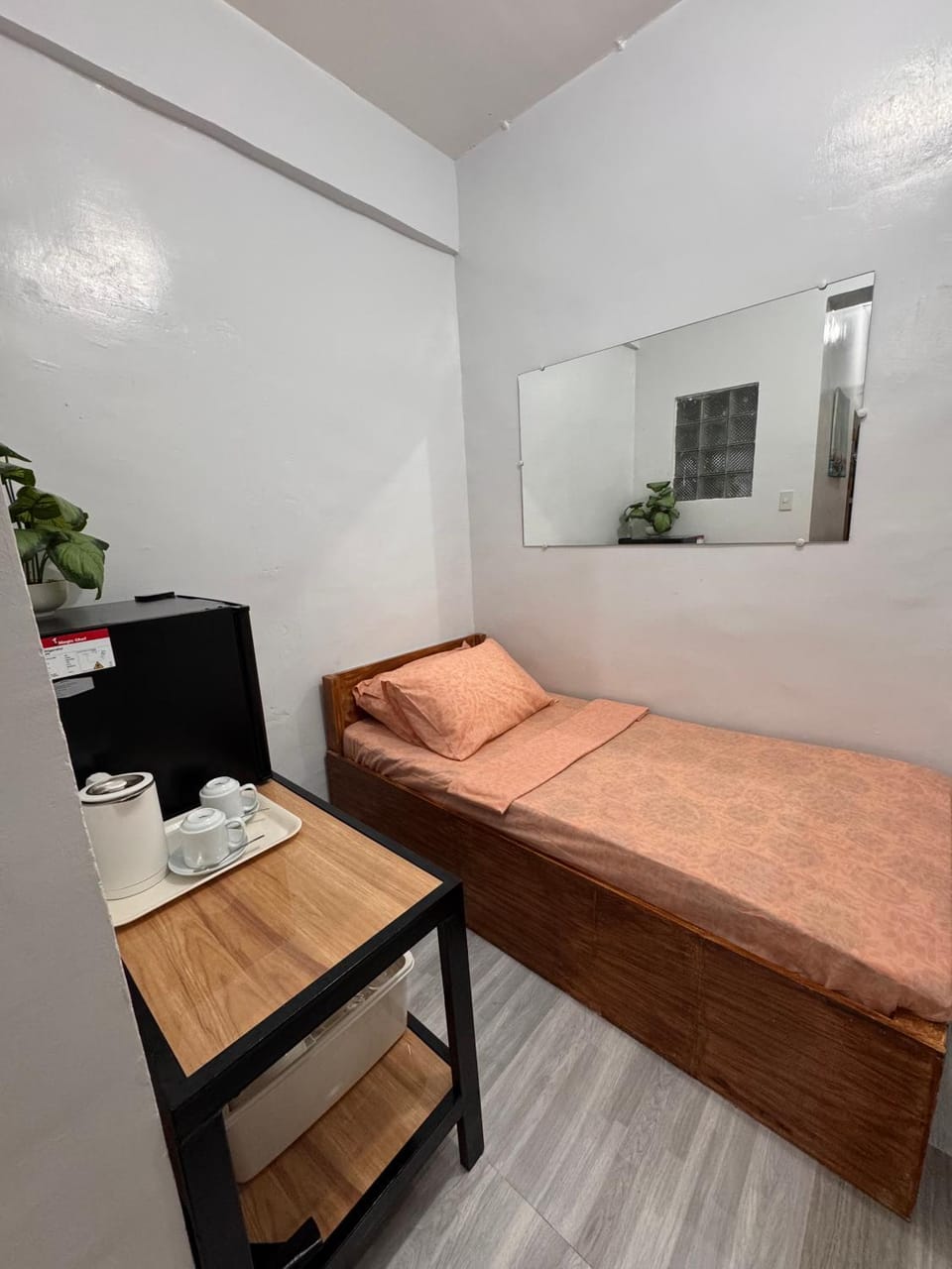 Comfy 2Single Beds Unit, with Wifi, Free Parking at Sonia's Island Stay Apartment in Bicol