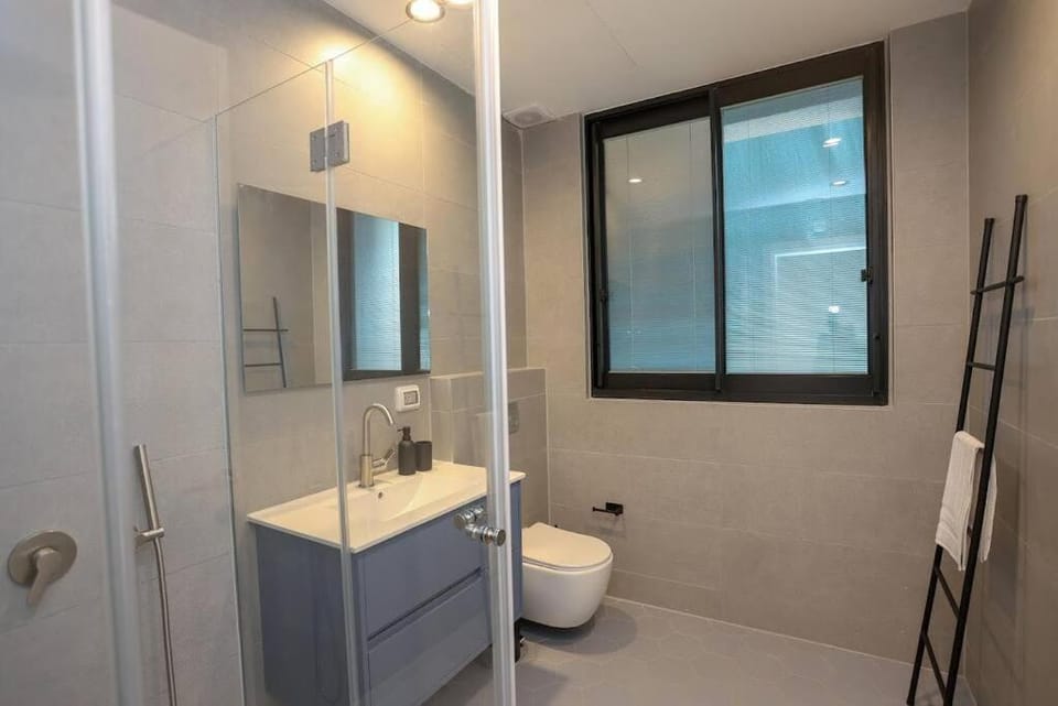 Luxury Studio Beach Flat 18 Apartment in Tel Aviv-Yafo