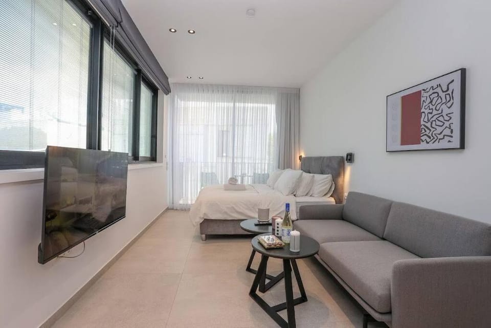 Luxury Studio Beach Flat 18 Apartment in Tel Aviv-Yafo