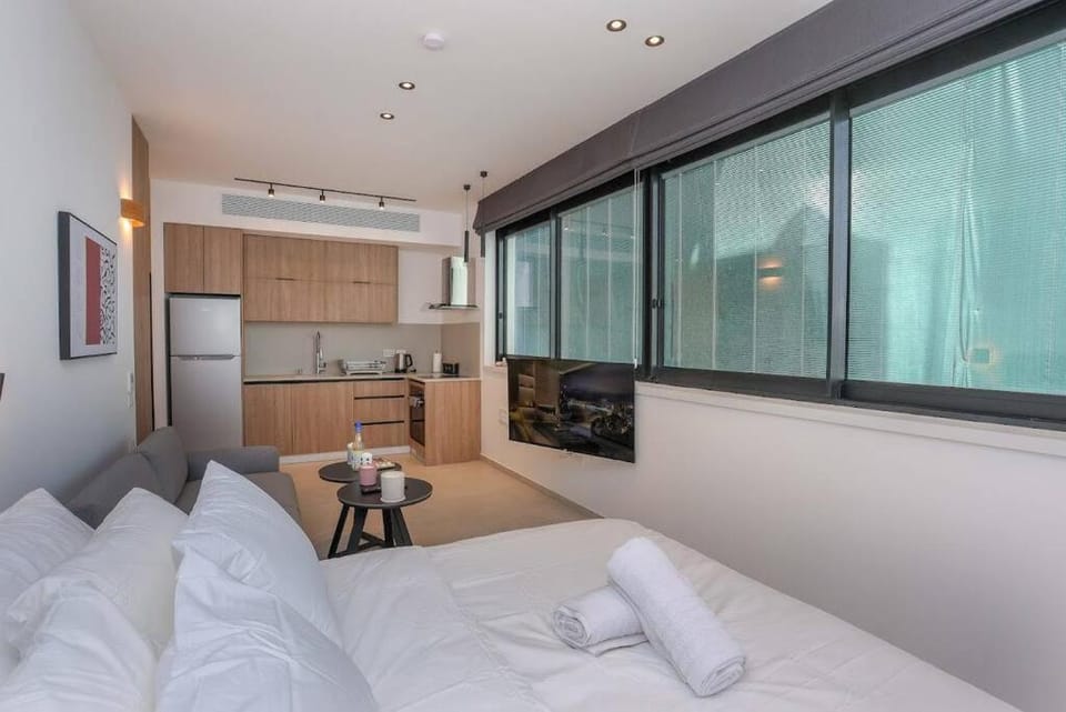Luxury Studio Beach Flat 18 Apartment in Tel Aviv-Yafo