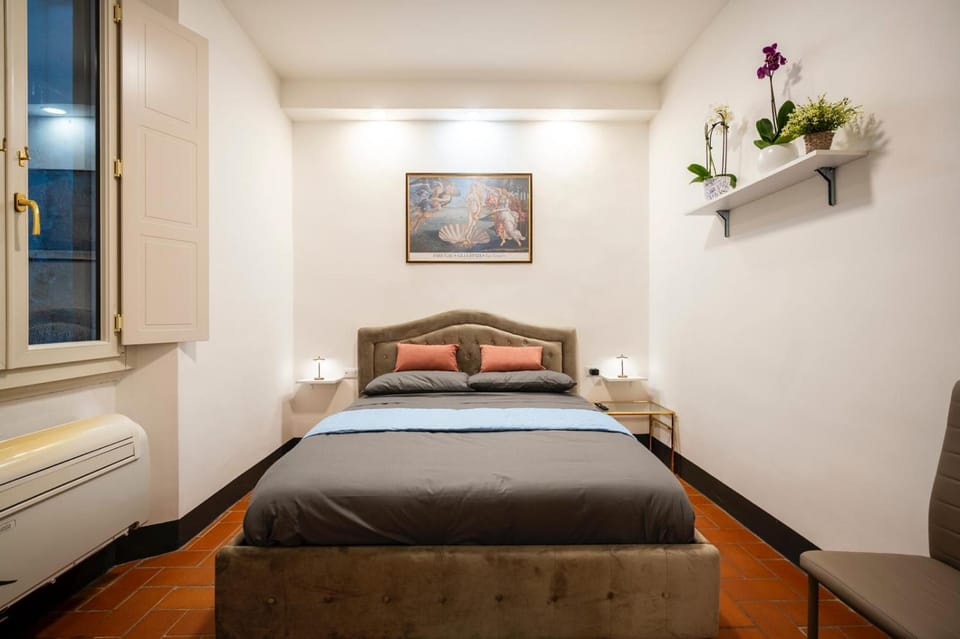 Restaurant/places to eat, Bedroom