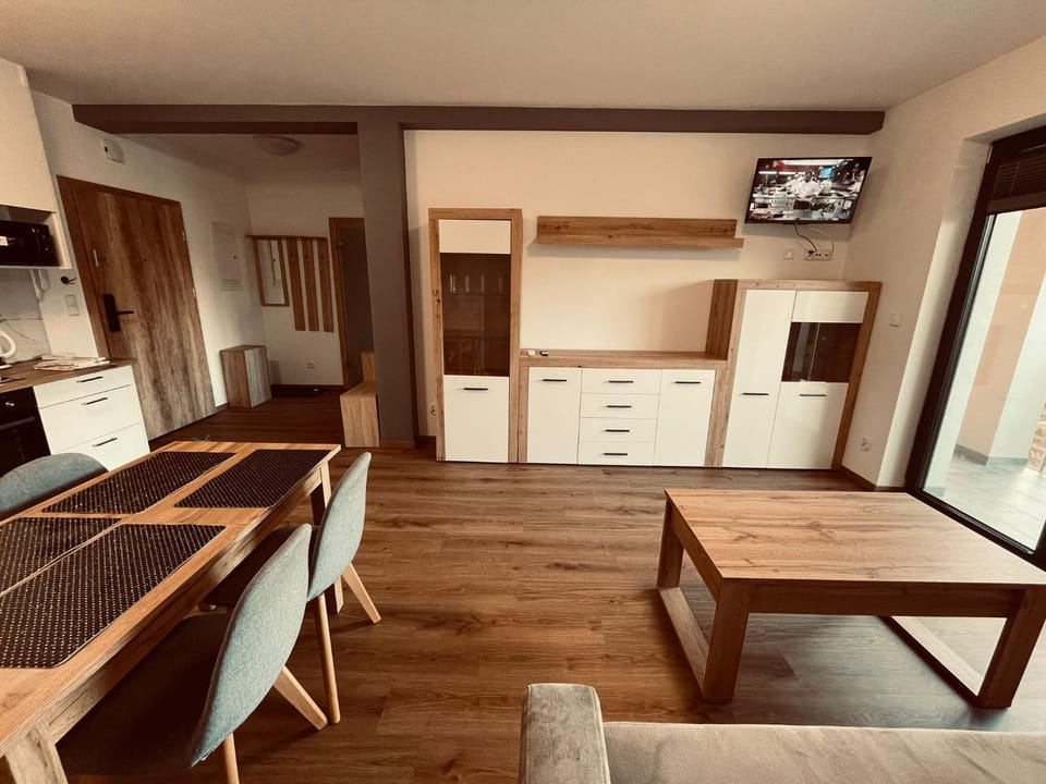 TV and multimedia, Living room, Dining area