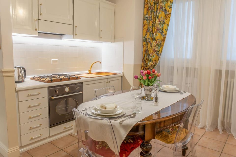 City Center Suite - In the elegant heart of Lecco Apartment in Province of Lecco