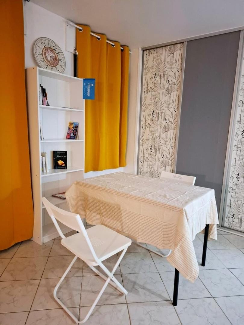 Le Belvédère - Studio Lumineux - Vue & Terrasse Apartment in Vincennes