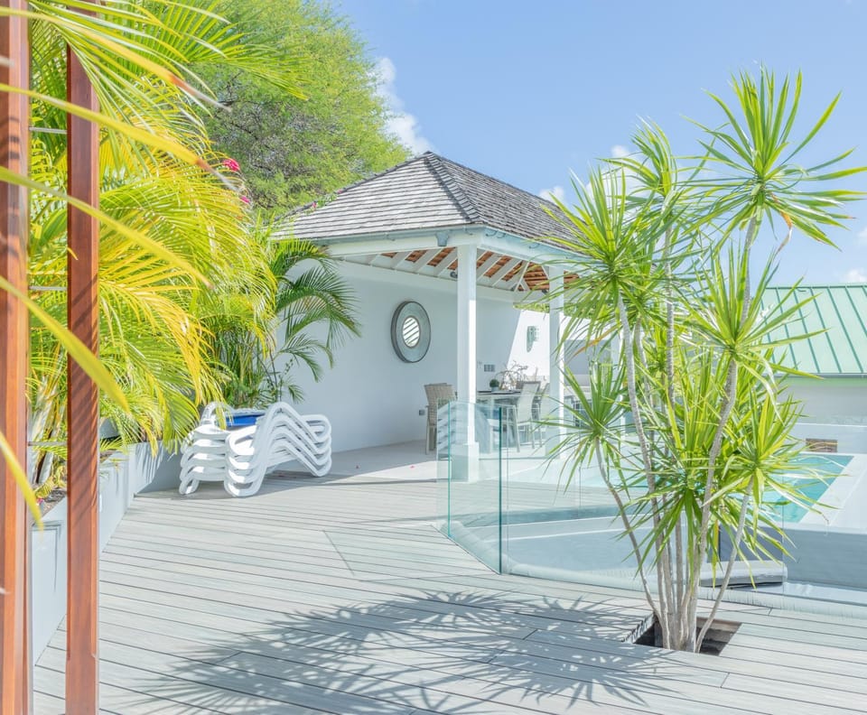 Property building, Patio, Garden, Garden view