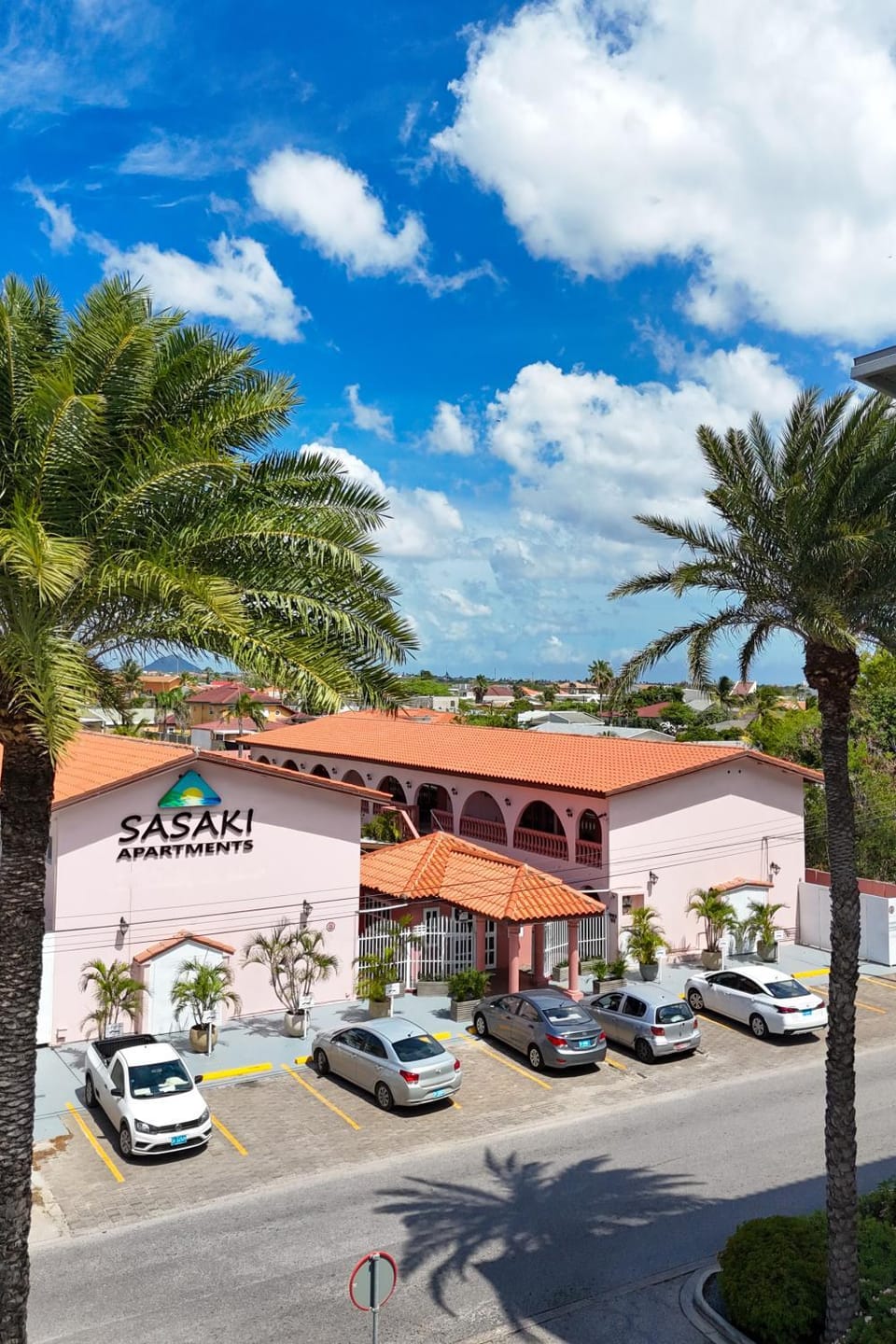 Property building, Facade/entrance, Lobby or reception, Parking