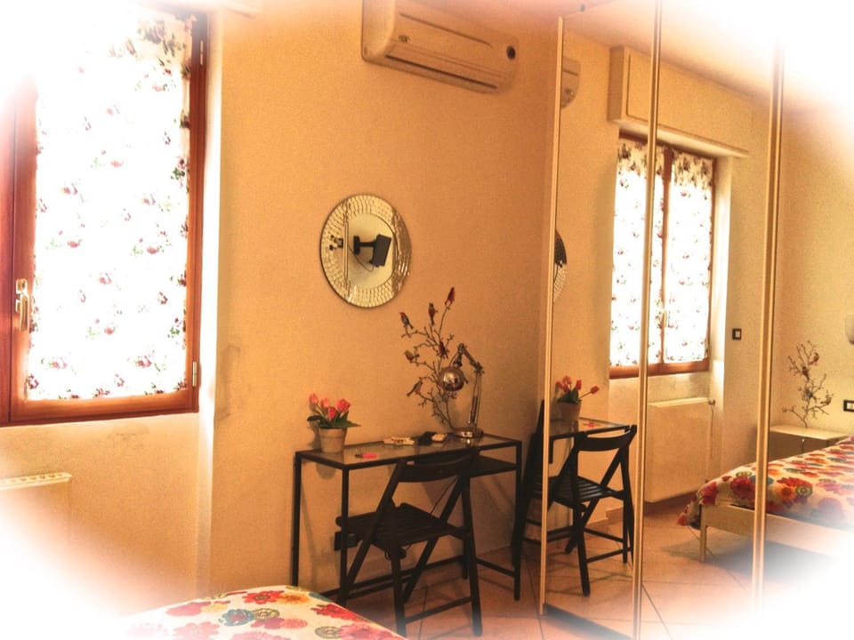 Decorative detail, Seating area