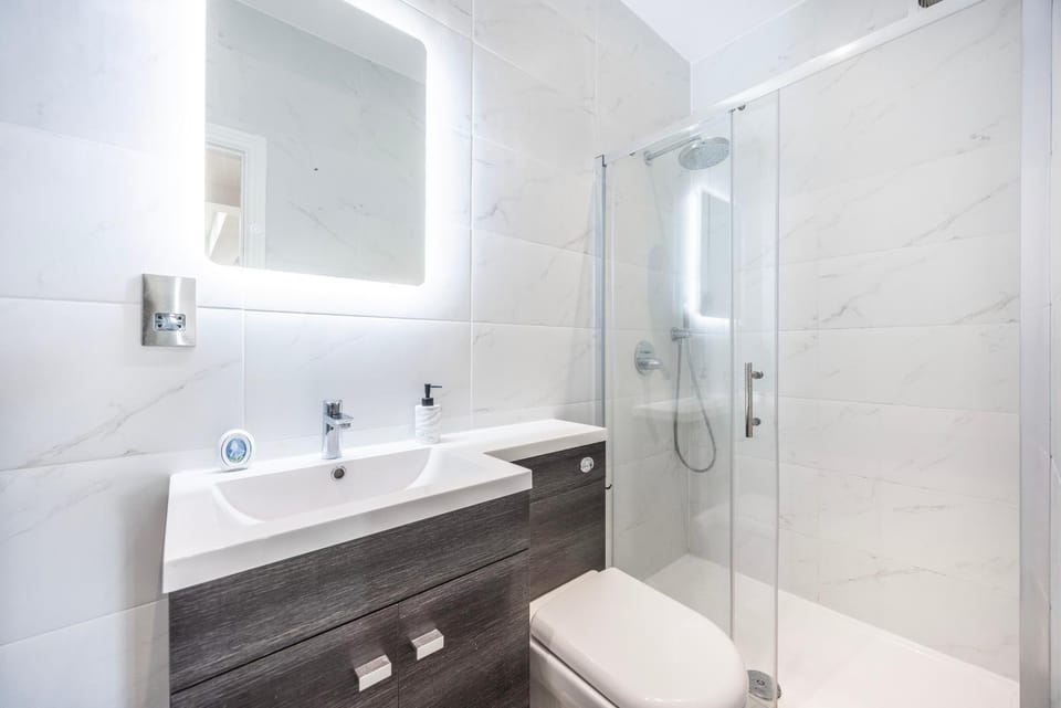 Shower, Toilet, Bathroom