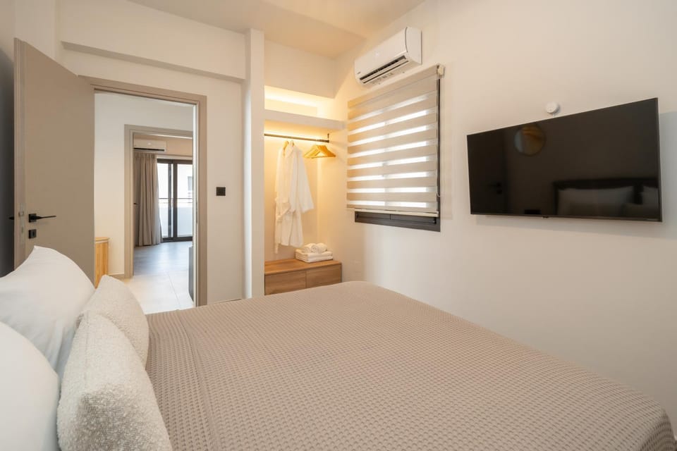 Bed, TV and multimedia, Bedroom, air conditioner