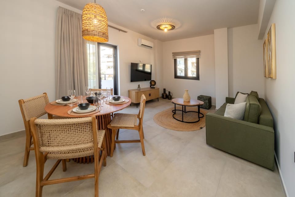 TV and multimedia, Balcony/Terrace, Living room, Dining area, Street view, air conditioner