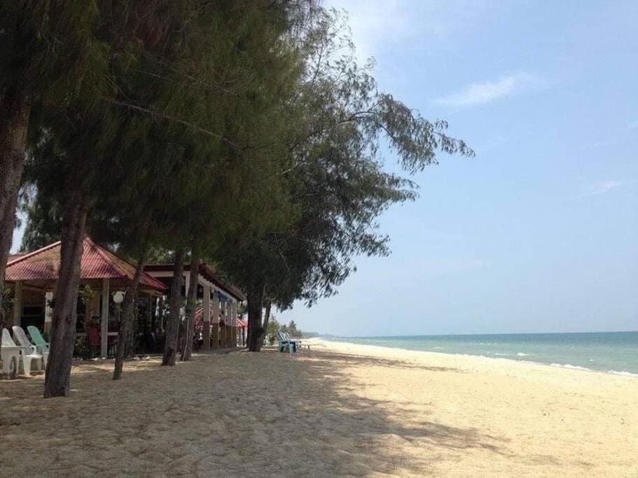 Surinbeach Double Room 101 Villa in Prachuap Khiri Khan, Thailand