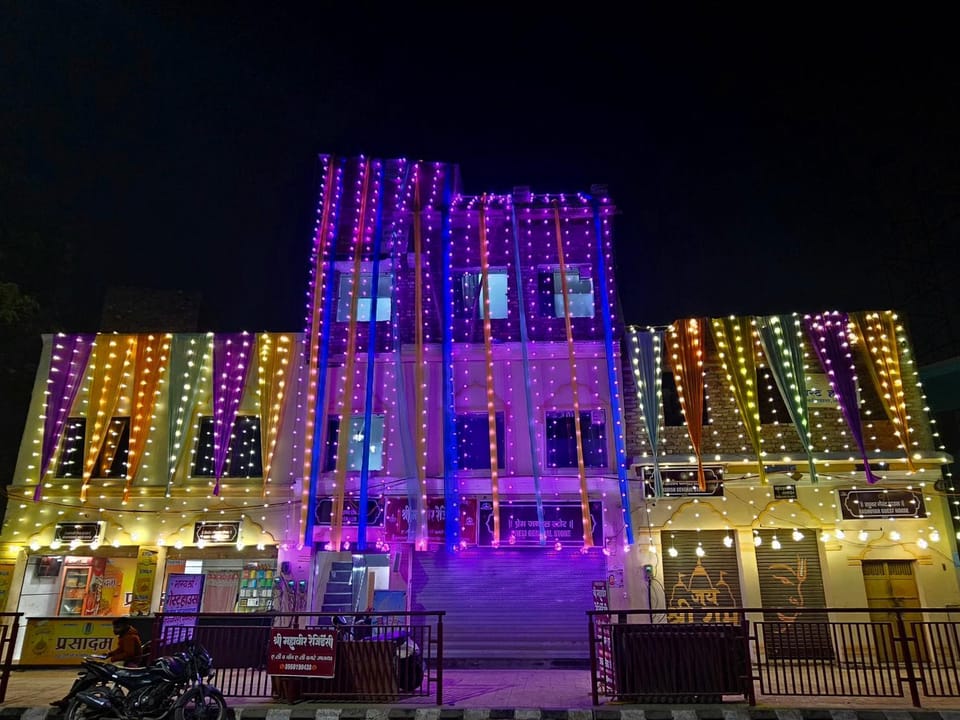 Property building, Night, Location