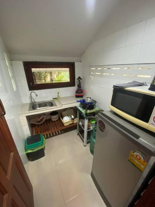 joli petite maison jungle House in Ban Tai