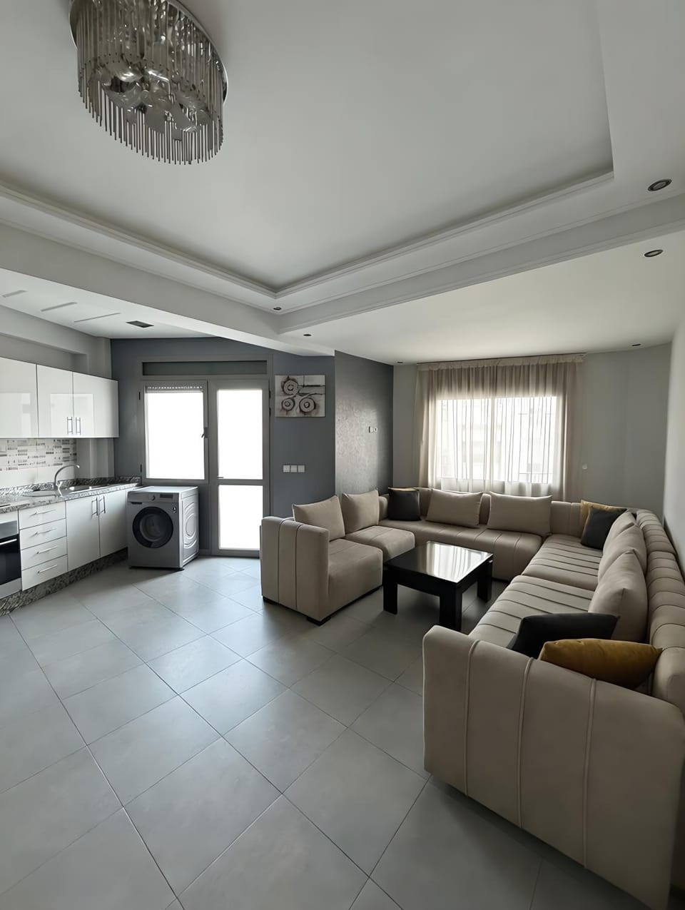 TV and multimedia, Living room, Photo of the whole room, Seating area, microwave, air conditioner, air conditioner