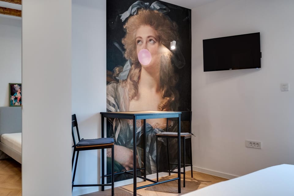 TV and multimedia, Decorative detail, Seating area, Dining area
