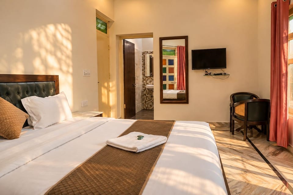 Communal lounge/ TV room, Bed, TV and multimedia, Living room, Photo of the whole room, Seating area, Evening entertainment, towels