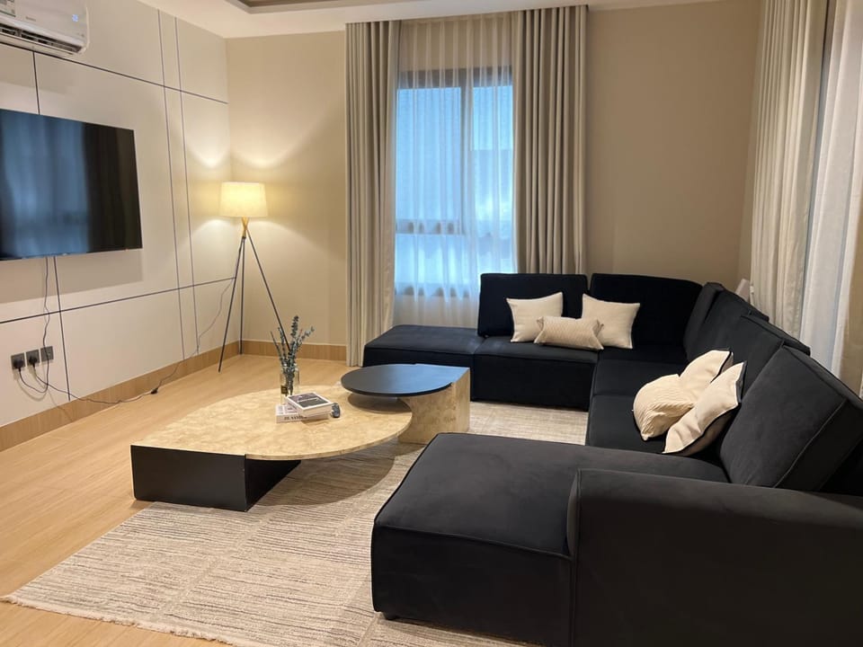 The Charming Place - شقة عائلية فاخرة في الخبر بثلاث غرف نوم Apartment in Al Khobar