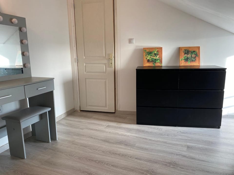Bedroom, wardrobe