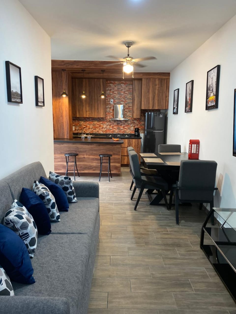 TV and multimedia, Living room, Seating area