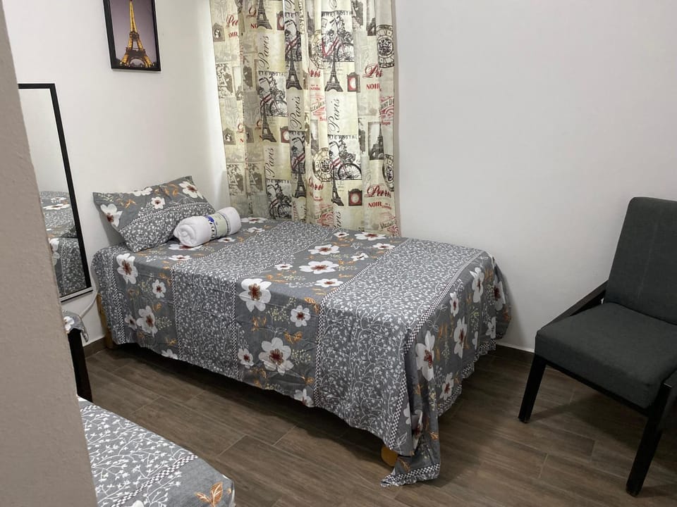 Seating area, Bedroom