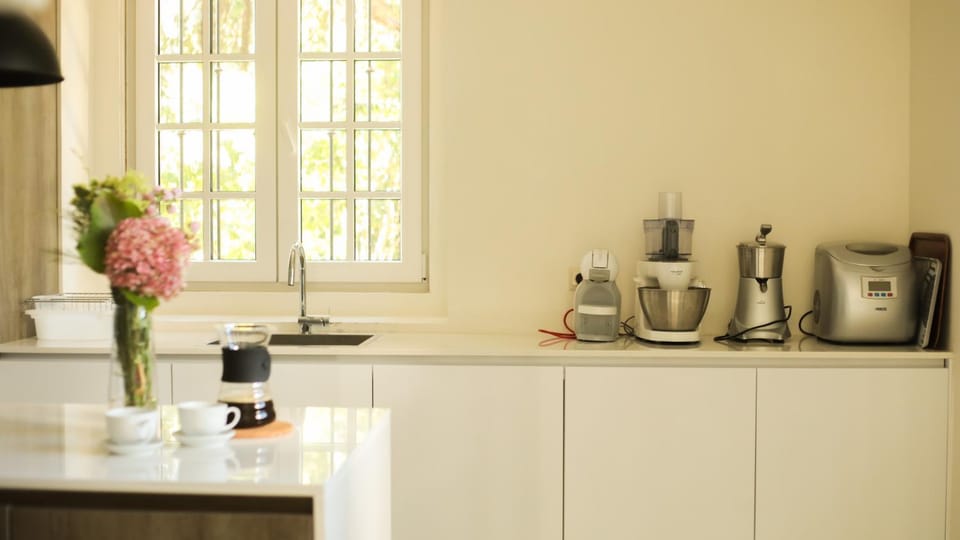Coffee/tea facilities, kitchen