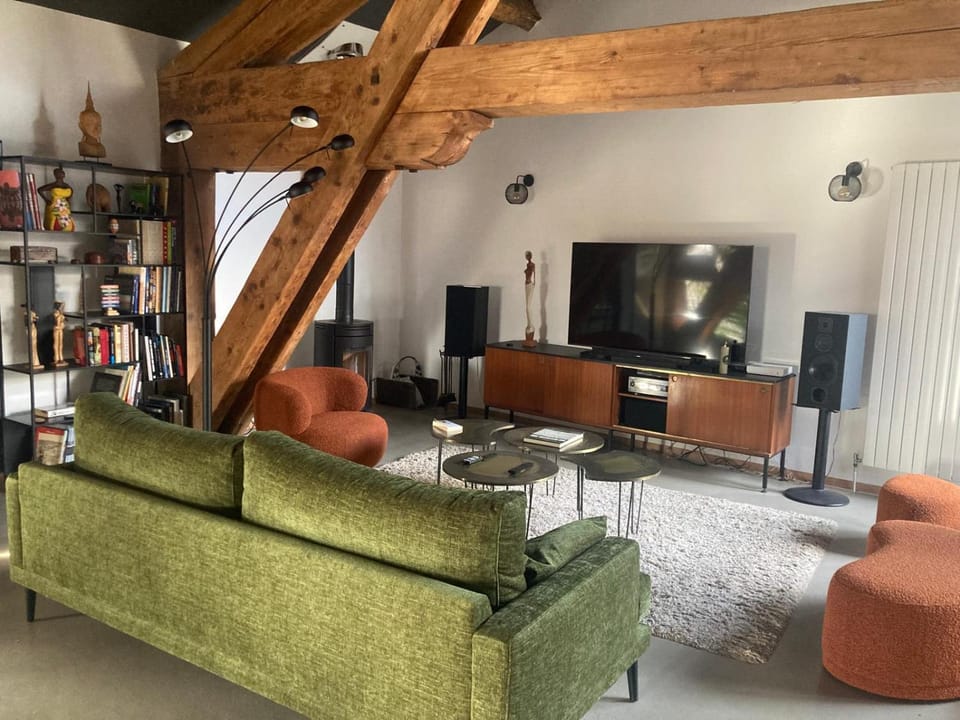 Communal lounge/ TV room