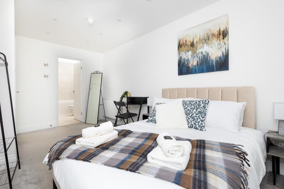 Bed, Bathroom, Bedroom, Bath, heating, wardrobe