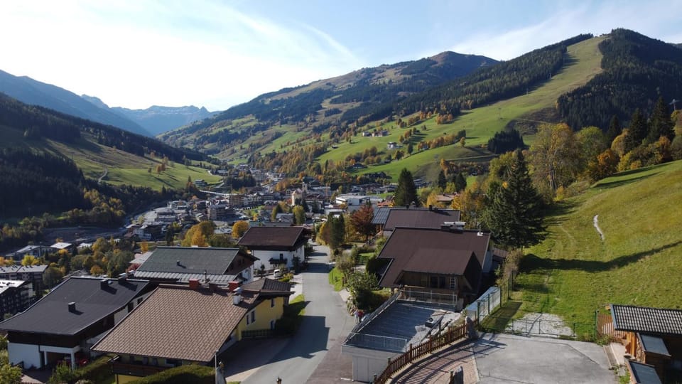 Property building, Neighbourhood, Natural landscape, Bird's eye view, Mountain view