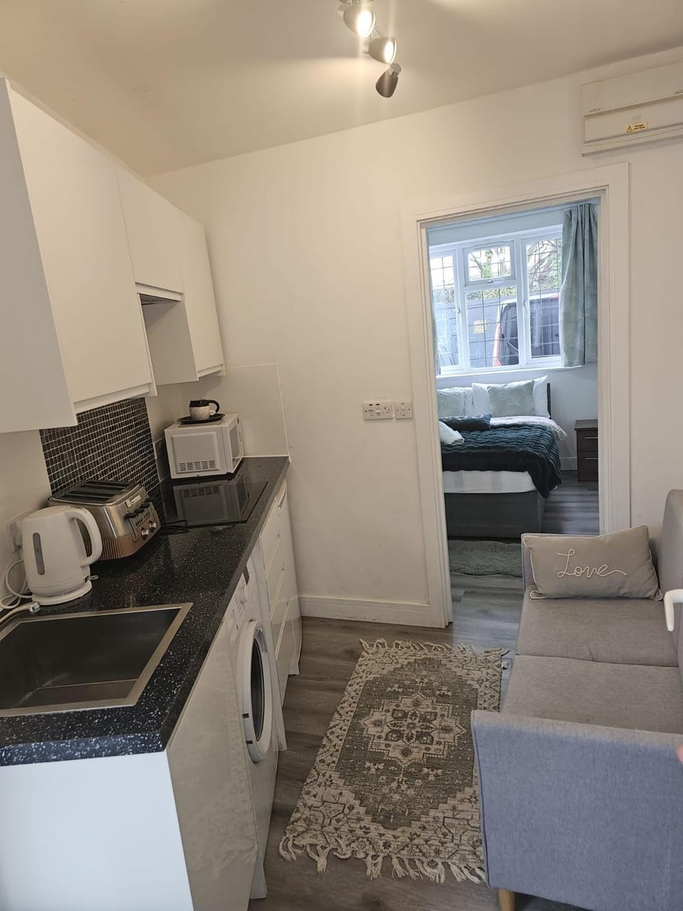 London City Airport home 4 U House in London
