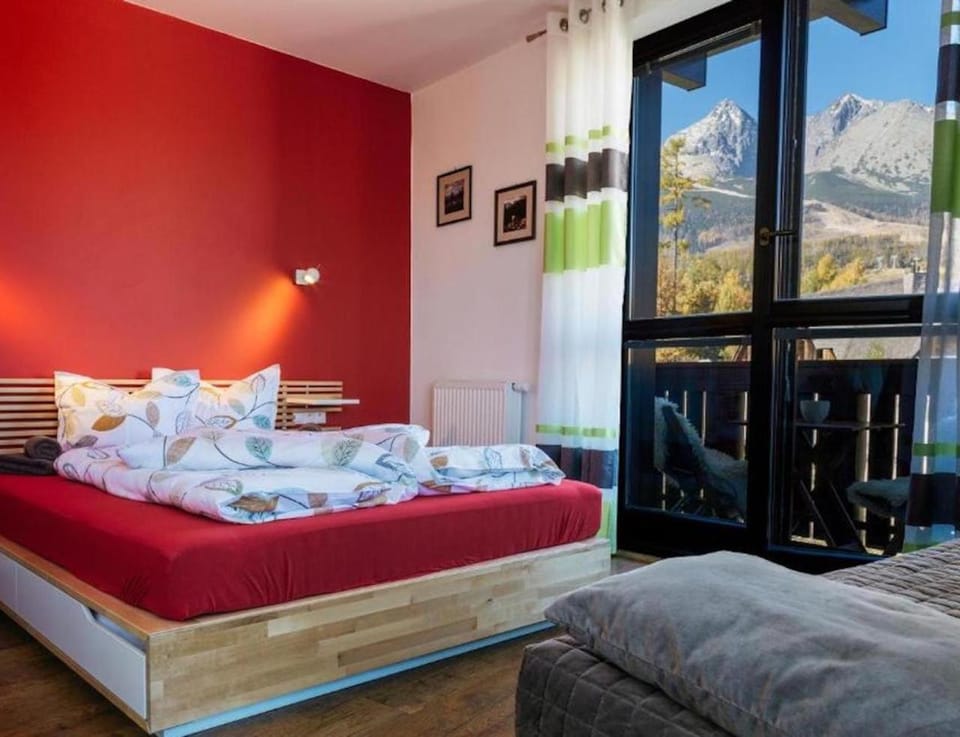 Photo of the whole room, Bedroom, Mountain view, Mountain view
