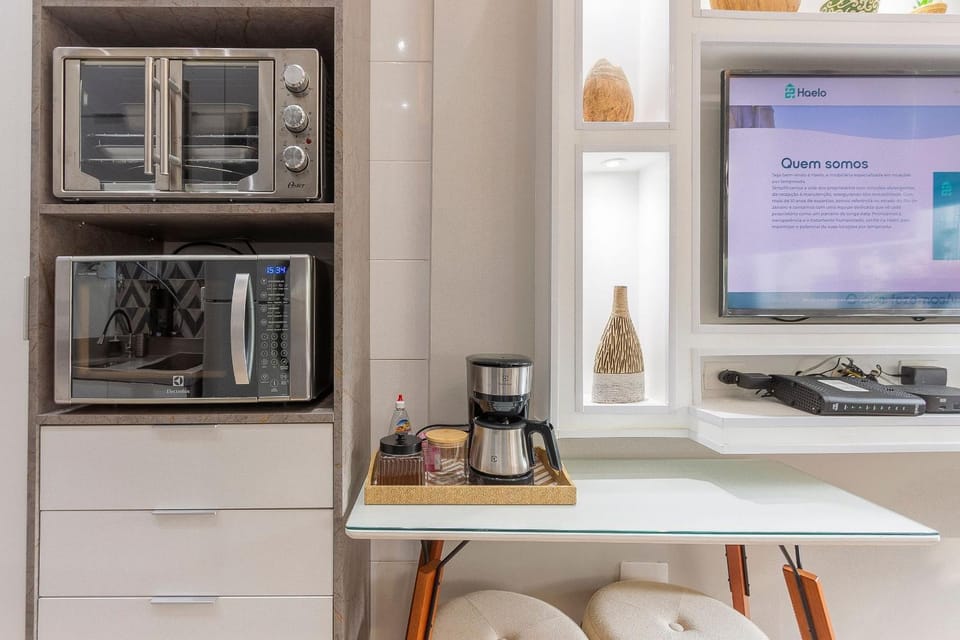 Communal lounge/ TV room, TV and multimedia, Coffee/tea facilities, Kitchen or kitchenette, Living room, Decorative detail