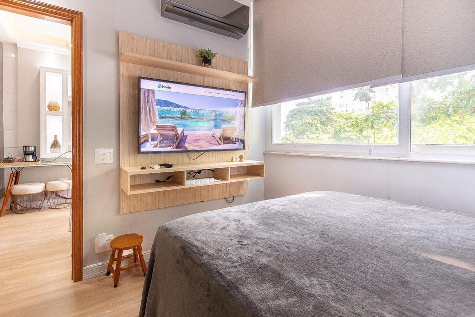 TV and multimedia, Photo of the whole room, Bedroom