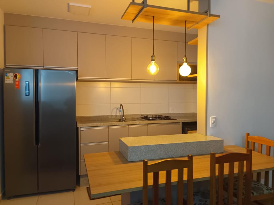 Kitchen or kitchenette, minibar