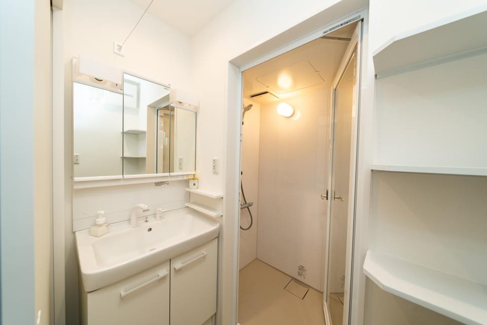 Shower, Bathroom