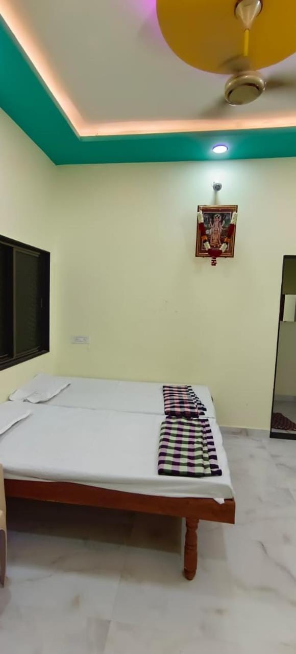 Bed, TV and multimedia