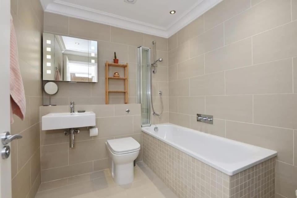 Bathroom, Bath