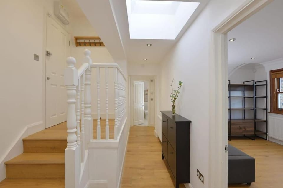 Cosy flat of 2 bed and 2 toilet Apartment in London