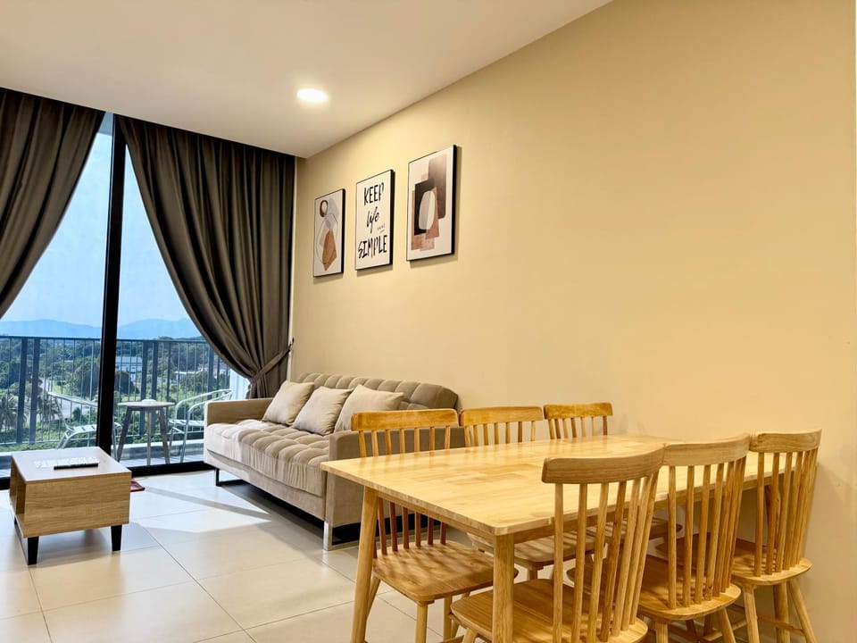The Podium-3R2B-Free 2 Parking-12 Pax-D323 Apartment in Kuching